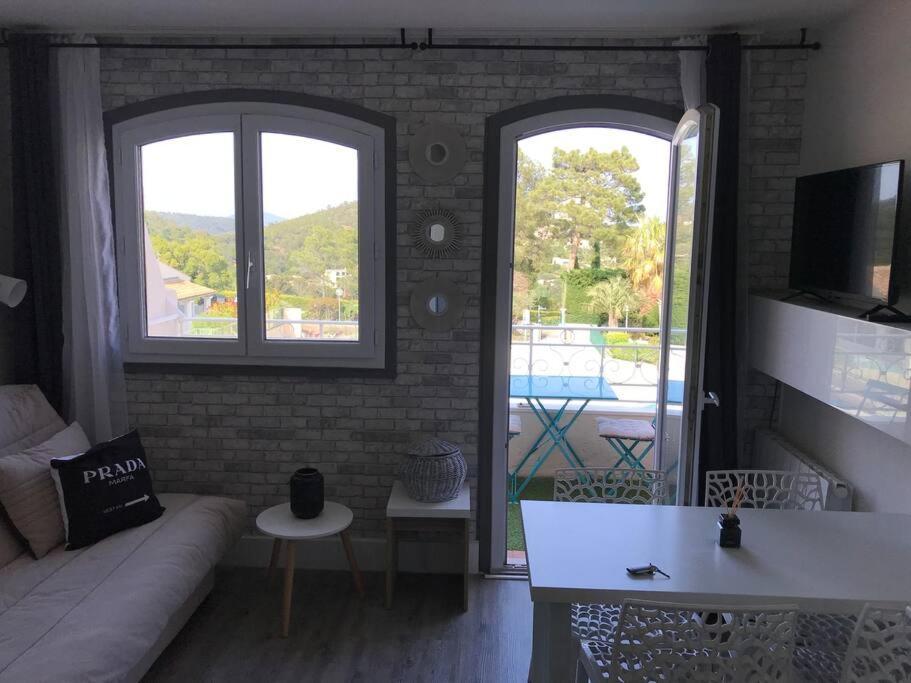 Les Issambres Superbe Studio Avec Terrasse รอกเกอบรูน-ซูร์-อาร์ฌ็องส์ ภายนอก รูปภาพ